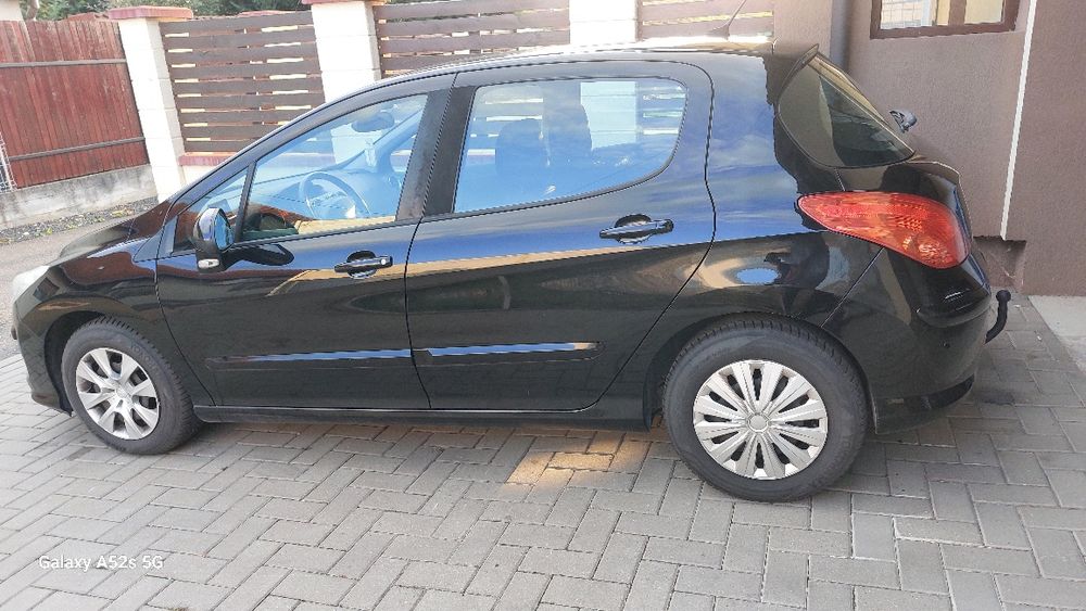 Vând Pegeot 308 benzina