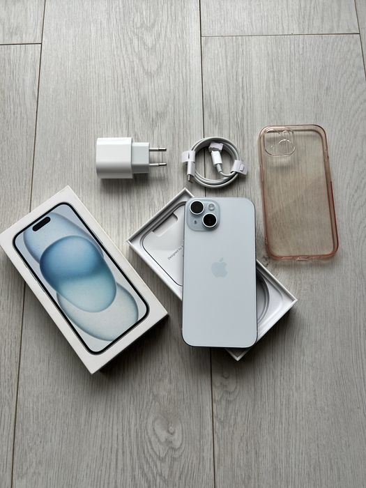 • Iphone  15 • BATERIE 100%  •