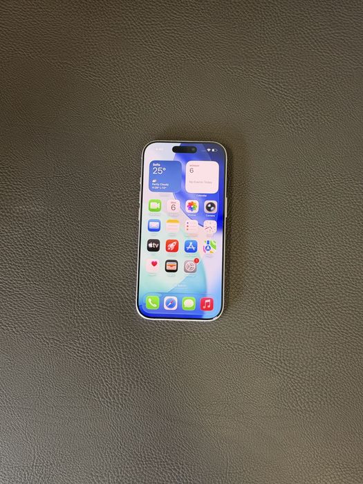 Перфектен iPhone 17 - 38 цикъла + застраховка