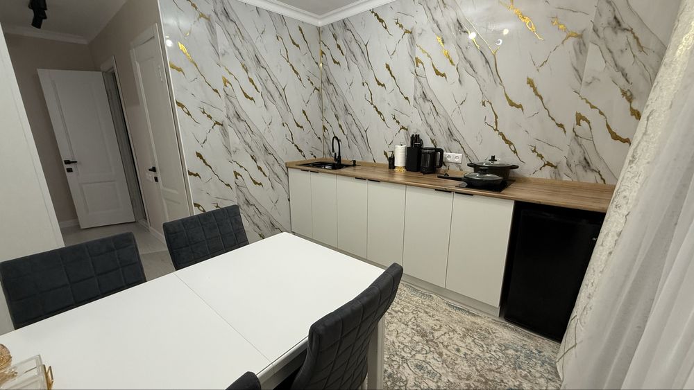 Сдам 2 комн кв в центре города