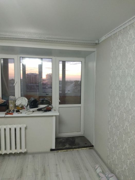 Поклейка обоев,галтель,плинтуса и т.д.