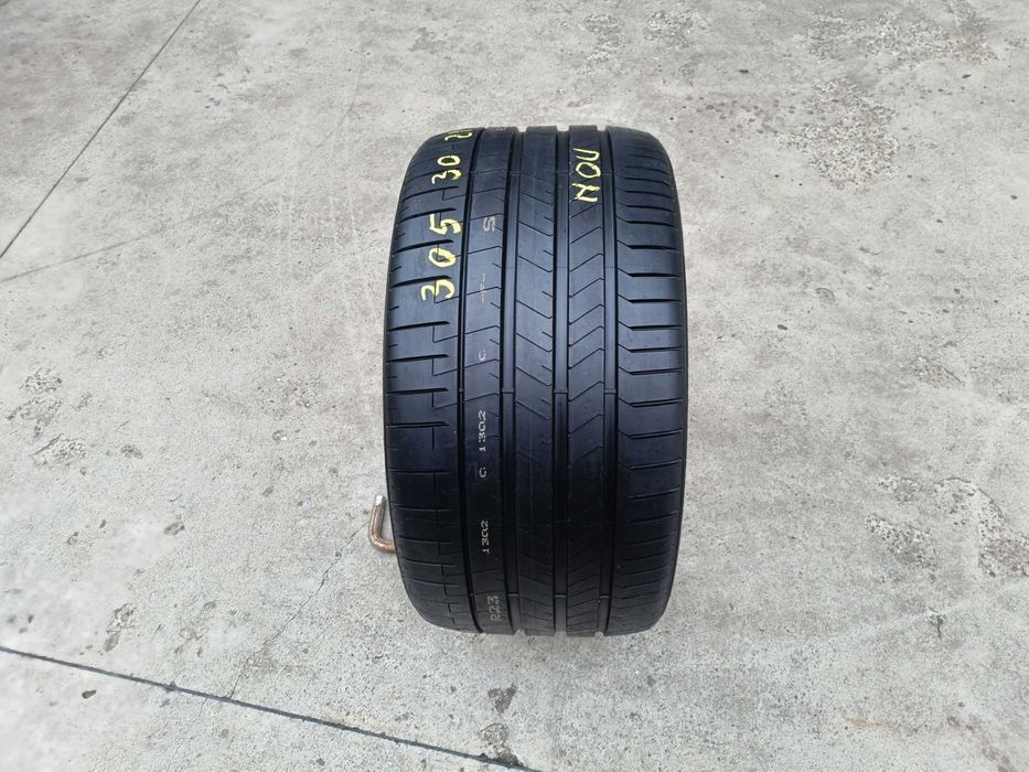 O anvelopa noua de vara 305 30 21 pirelli p zero p z4