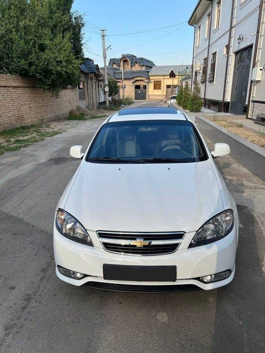 Автомашина сотилади