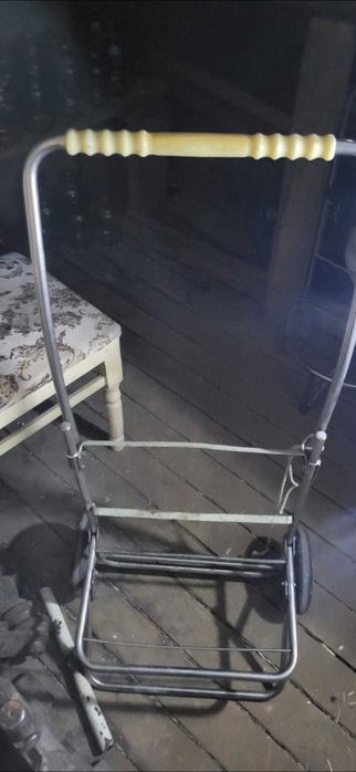 Продам  тележку . тачку раскладную