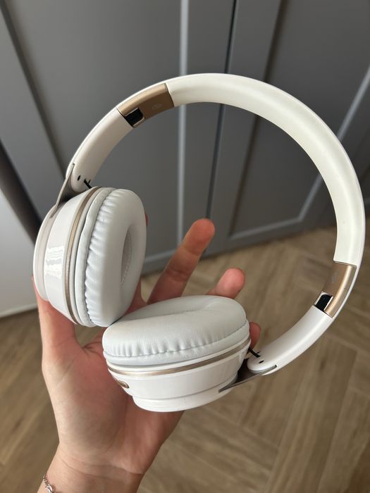 Casti wireless  , Albe