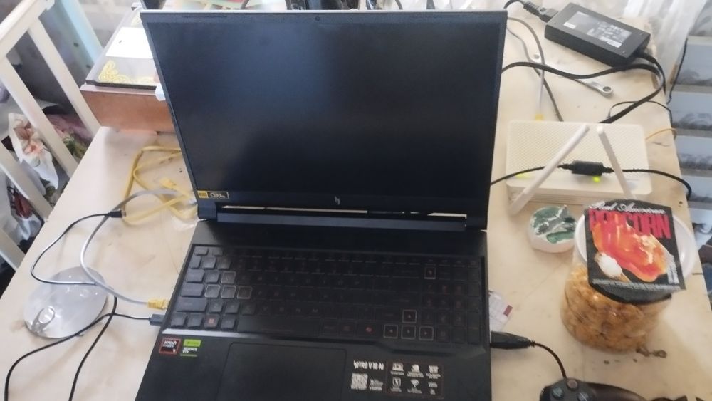 Acer nitro v 16 AI