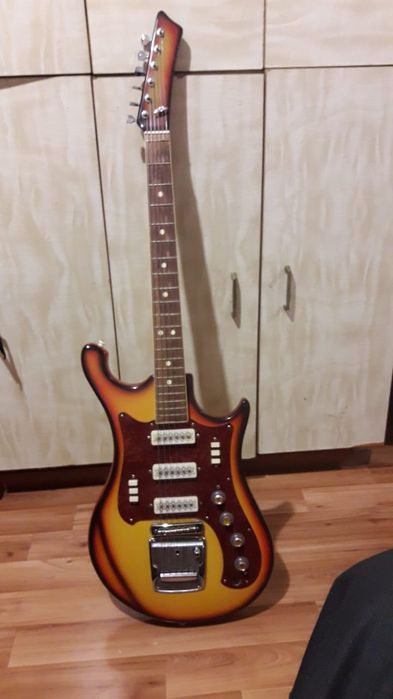 Продам электрогитару в отличном состоянии