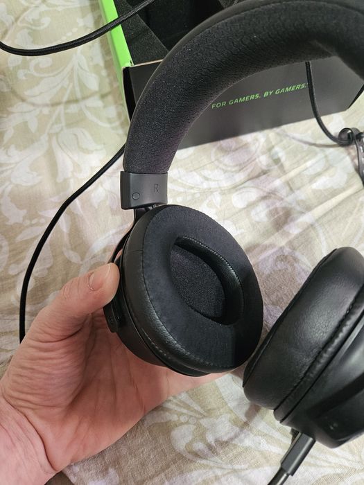Vand Casti Gaming Razer Kraken V3