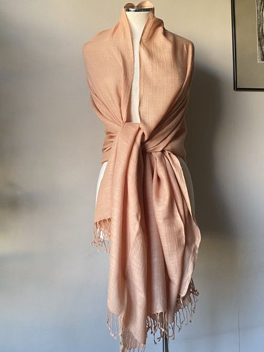 Бежов и кафяв шал от кашмир, вълна, вискоза; Мichael Kors и други