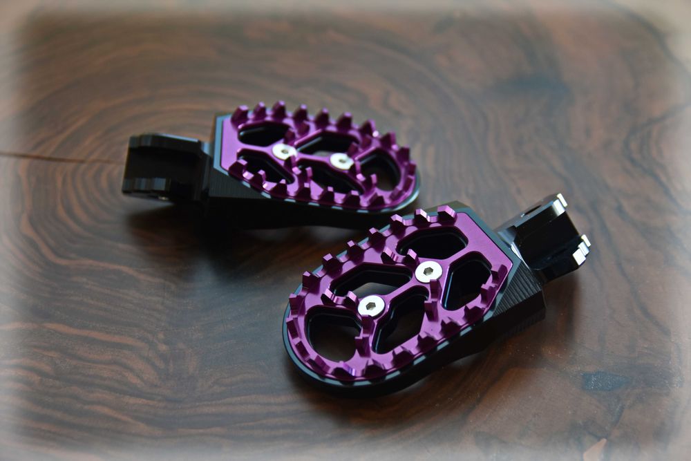 Продавам части за SurRon и фенски артикули