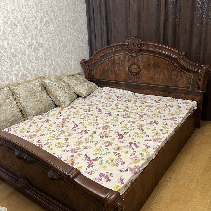 Продам спальниый гарнитур
