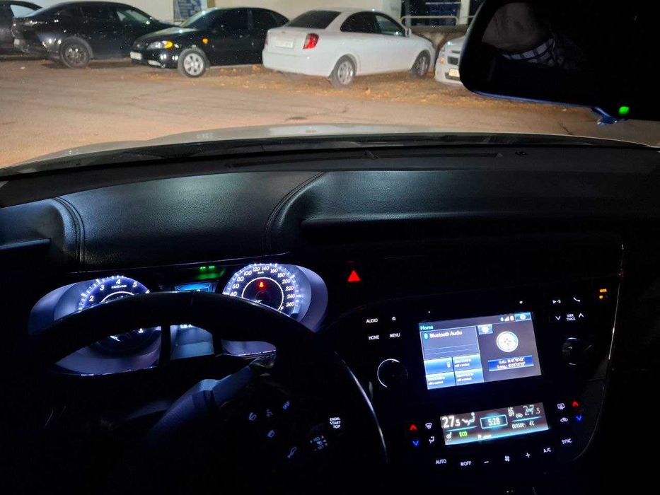 Toyota Avalon Limited 2015 sotiladi