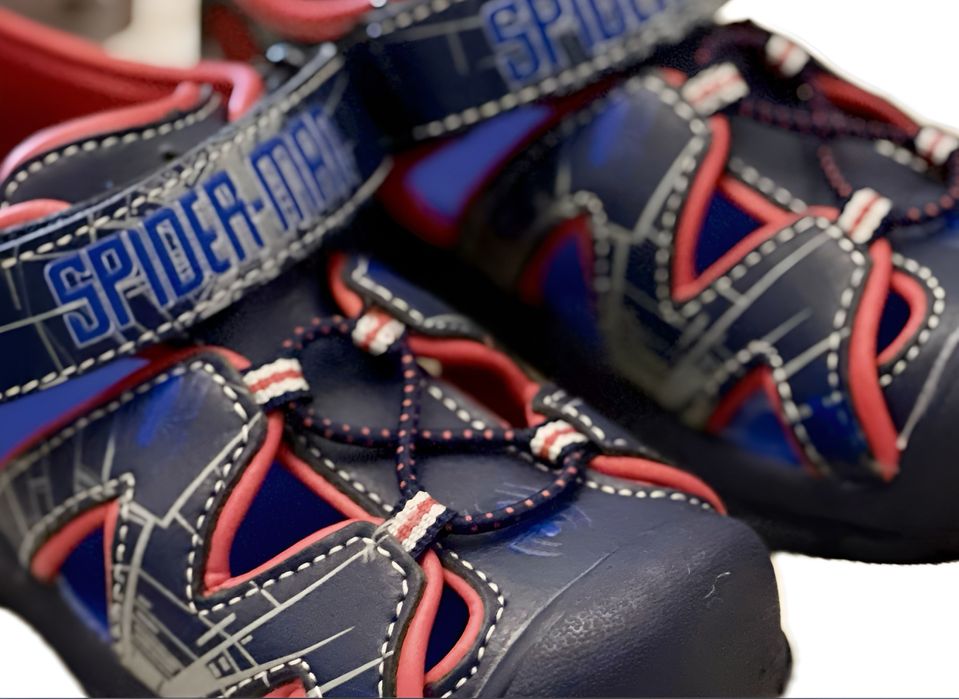 Marvel, Spiderman. Сандали с светящейся подошвой из США. Ориг. Раз 29