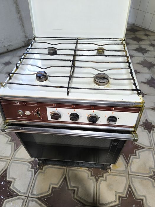 Продам газовую плиту "БРЕСТ"