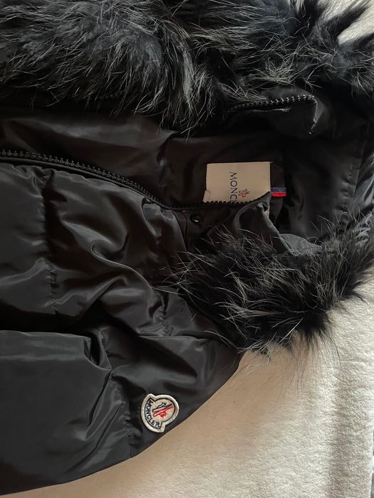 Оригинално яке на марката moncler