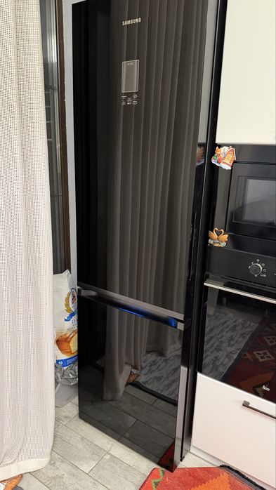 Холодильник на кухню