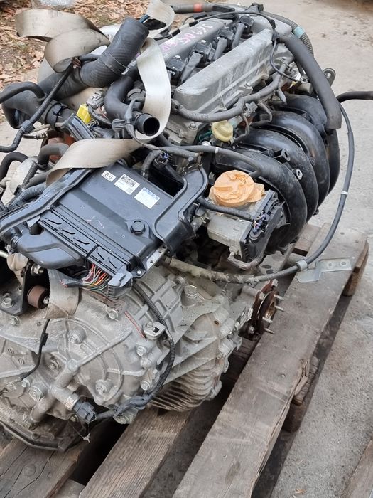 Двигатель на Toyota Estima  2AZ FE 2.4  VVTI  .