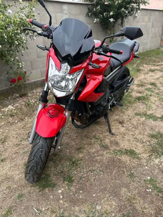 Motocicleta Yamaha XJ6N