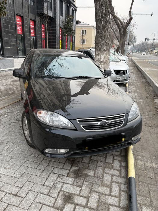 Sotiladi Gentra, Срочно продается Chevrolet Gentra. Цвет - Черный.