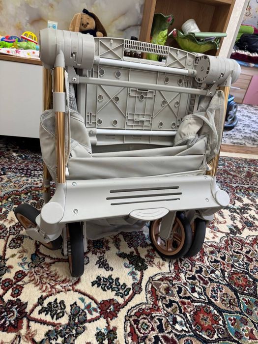 Продается коляска Canelli