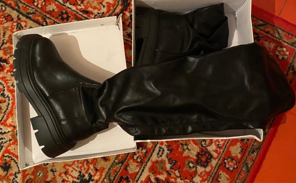 Длинные сапоги черные