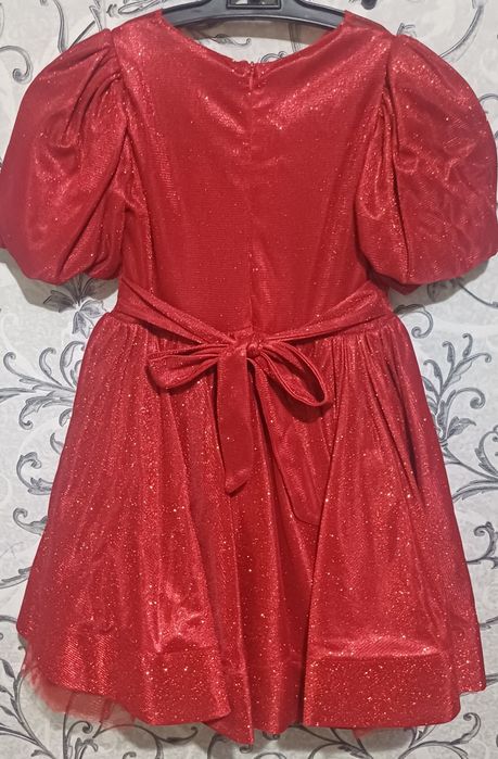 Продам платье детские р.34