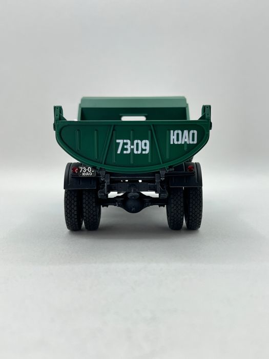 Модель ЗИЛ-130-ММЗ-555 Масштаб 1/35