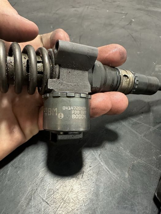 Injector  Audi A6 C6 2.0 TDI BLB BRE injectoare Audi A6 C6 2.0 TDI