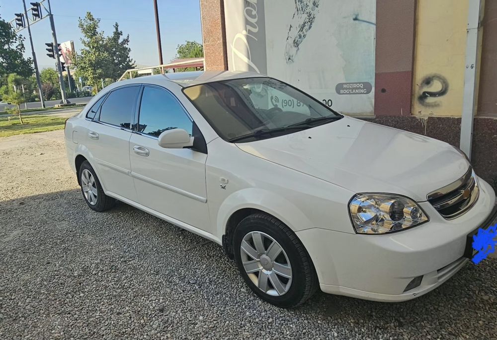 Lasetti 1.8 2011 yil