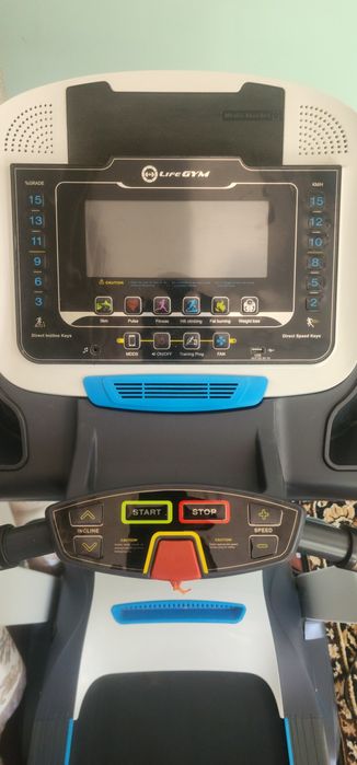 Беговой дорожка.  Live GYM