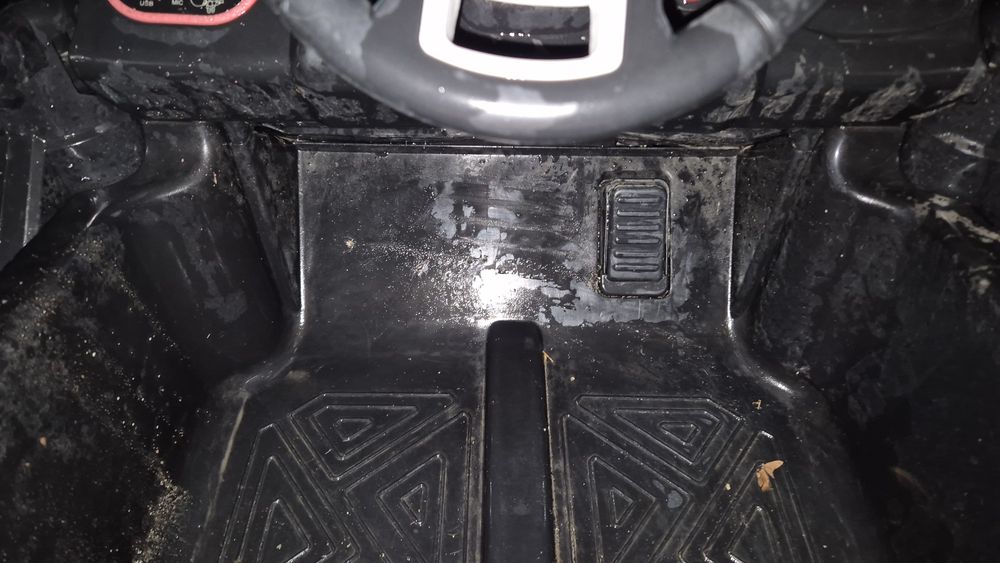 Продам машину на зарядке