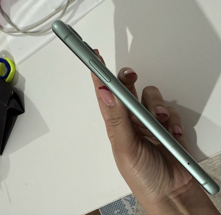 Айфон 11, 128гб Емкость 69