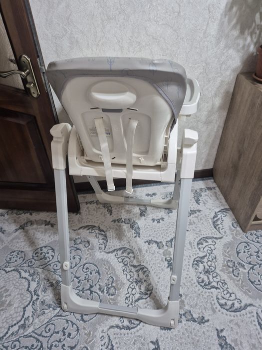 Детский стульчик для кормления