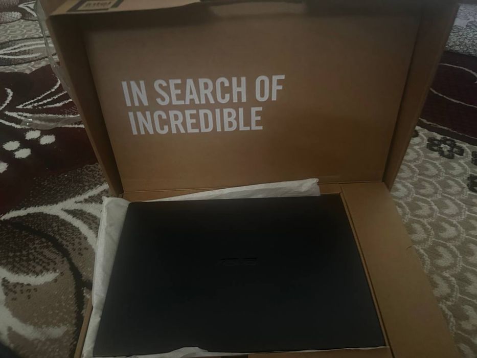 Asus Expertbook  Core i7 SSD 512gb. Ram 16gb + 8gb video karta