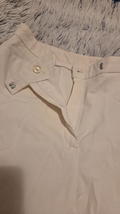 Pantaloni albi din material lejer