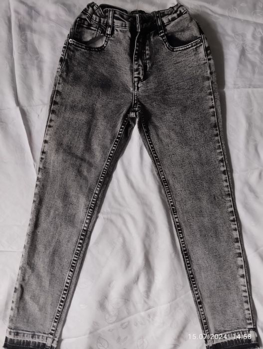 Джинсы фирмы Гулливер на девочку