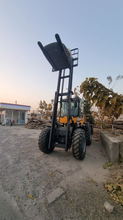 Погрузчик автокара каток 51 от кучи 3 тонна 8600