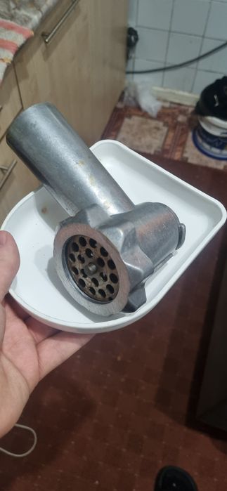 Мясорубка электрическая