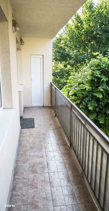 Apartament cu 3 camere,etajul 1,parcare inclusa, strada Eroilor
