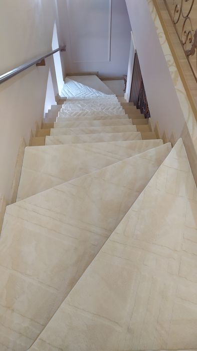 Установка лецницу ковровые дорожки по каждому отдельно !