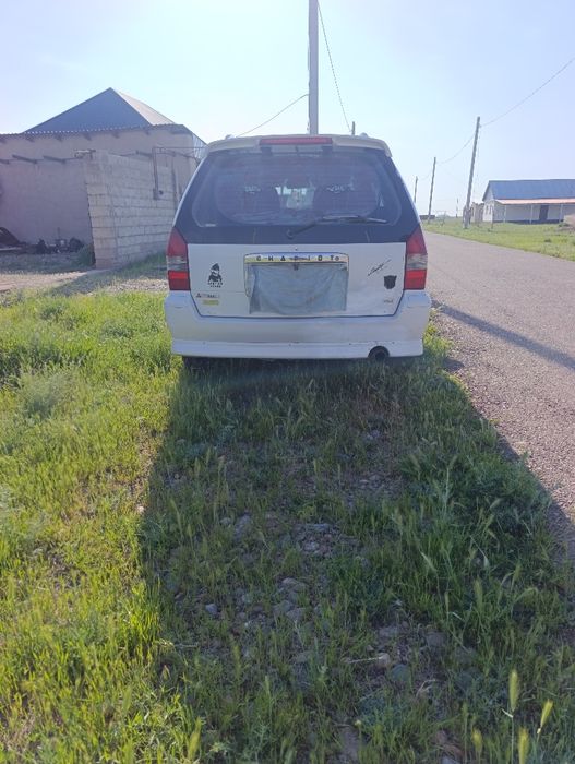 Продаю машину Mitsubishi Chariot