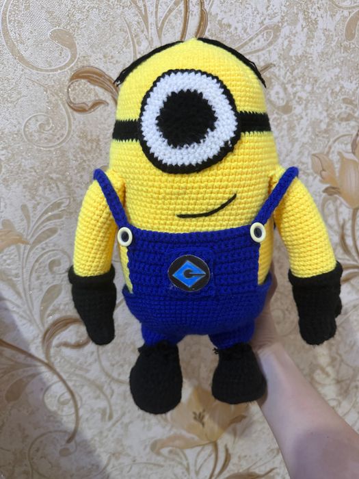Продается вязаный миньон, ручной работы.30 на 15 см