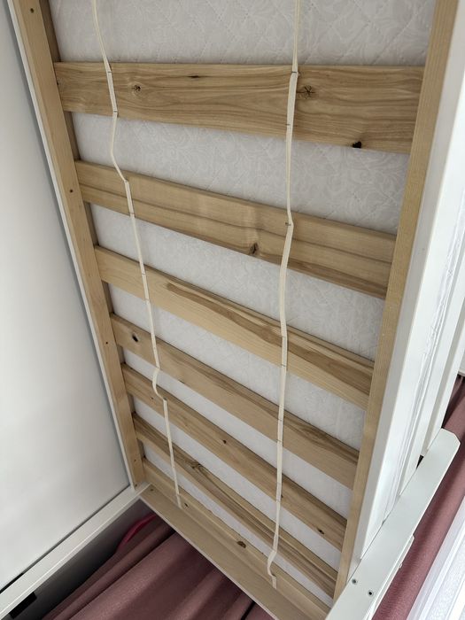 Кровать двухъярусная