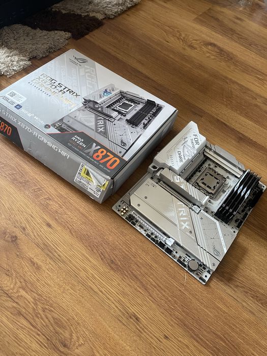 Топ ентусиастски комплект/Ryzen 9950x3D/X870 Strix/128GB/4TB SSD