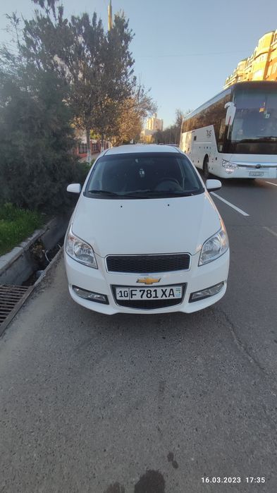 Nexia 3 avtomat sotiladi