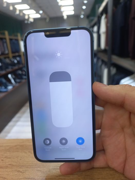 iPhone 13 в идеальном состояние