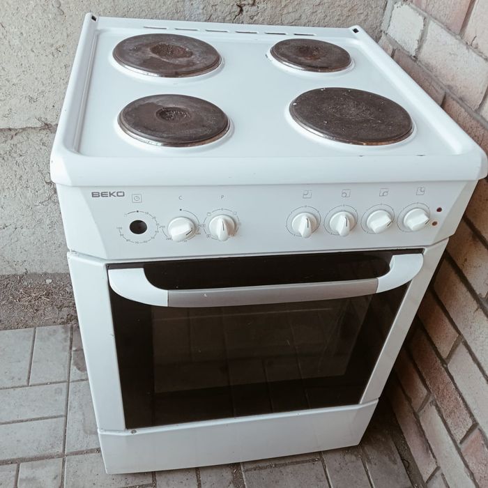 Продам эектр плиту в хорошем состоянни.торг