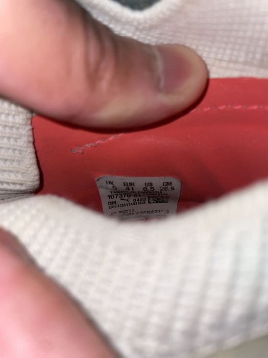 продам бутсы пума белый цвет