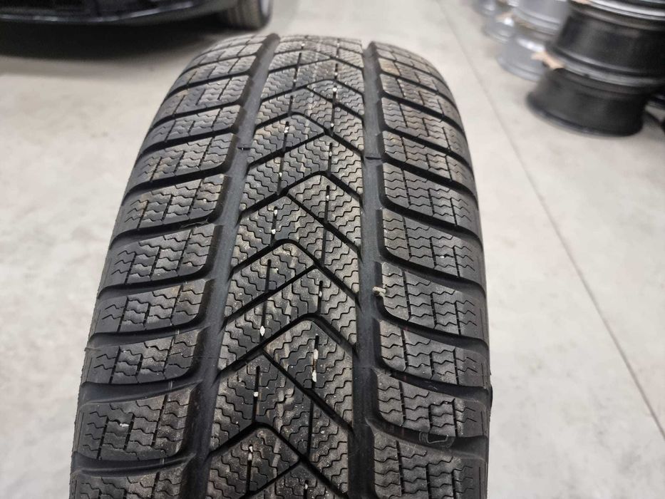 Anvelopa IARNA 225.55.18 'Pirelli Sottozero 3' [dot2023] ; ca NOUA
