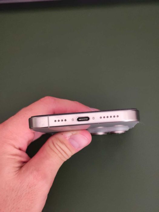 iPhone 16 Pro Max 512 ГБ, после воды, на запчасти